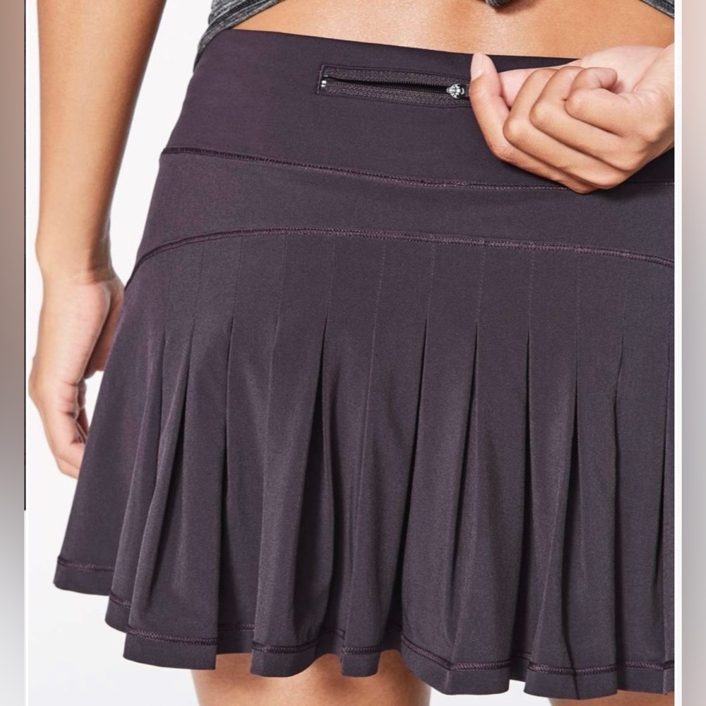 Lululemon Circuit Breaker Skirt II (Regular) (13")
Pelt size 10